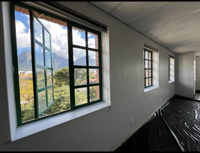362M² OFFICE TO LET IN CLAREMONT